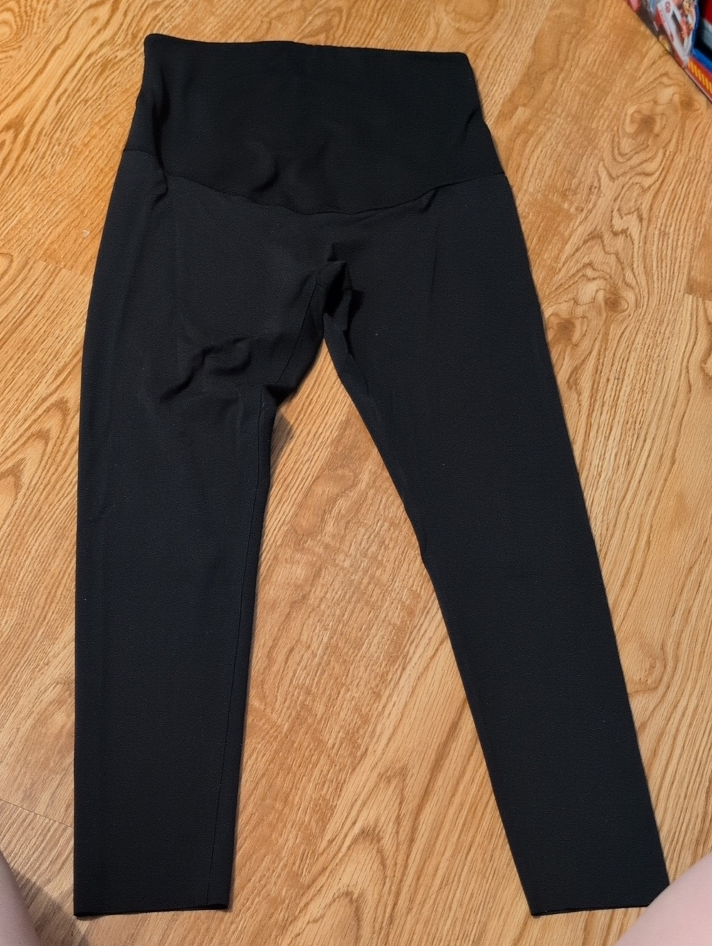 EUC VSX Black Maternity Leggings with White VSX Logo Size Mesium